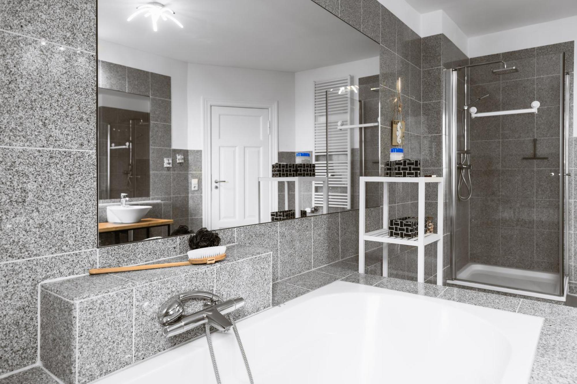 Exklusives Apartment Im Historischen Wohnhaus Mit Kamin, Bad & Viel Platz Bremerhaven Luaran gambar